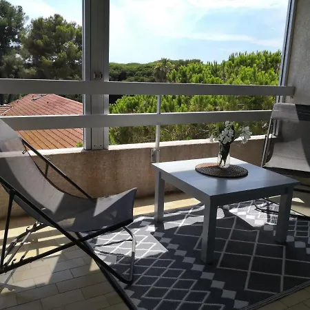 Appartement à Port - Proche De Toutes Commodités Hyères